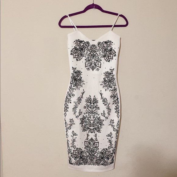 White beaded and sequins dress - Picture 1 of 6